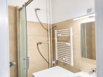 Badezimmer - Charmante 1-Zimmer-Wohnung mit Balkon und Tiefgaragenstellplatz nahe Kudamm (renovierungsbedürftig)