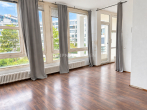 Wohn- und Schlafbereich - Charmante 1-Zimmer-Wohnung mit Balkon und Tiefgaragenstellplatz nahe Kudamm (renovierungsbedürftig)