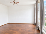 Wohn- und Schlafbereich - Charmante 1-Zimmer-Wohnung mit Balkon und Tiefgaragenstellplatz nahe Kudamm (renovierungsbedürftig)