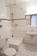 Bad mit Dusche - RESERVIERT! Gute Aussicht für Eigennutzer – Wohnung in Innenstadtlage von Rostock mit Wasserblick!