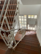 Treppenhaus - Tolle 3-Zimmerwohnung im 1. OG mit West-Balkon und Vollbad im „Weißen Viertel“