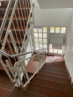 Treppenhaus - Tolle 3-Zimmerwohnung im Dachgeschoss mit Süd-Balkon und Tiefgaragenstellplatz im „Weißen Viertel“