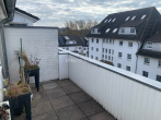 Balkon - Tolle 3-Zimmerwohnung im Dachgeschoss mit Süd-Balkon und Tiefgaragenstellplatz im „Weißen Viertel“