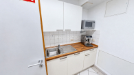 09_Grubenstrasse-44_Teekueche_v2 - Über den Dächern der Altstadt: 220 m² Büro in Rostocks Zentrum