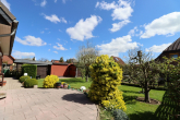 Blick von Terrasse - Wohlfühlhaus mit Wintergarten, Garage und Carport