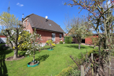 Grundstück - Wohlfühlhaus mit Wintergarten, Garage und Carport