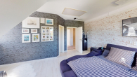 Zweites Schlafzimmer mit Akzentwand - Tolle Lage und gehobene Ausstattung: Doppelhaushälfte in Elmenhorst