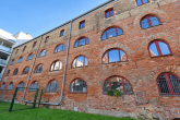 Wohnhausfassade im natürlichen Tageslicht (1) - Investmentpaket in Top-Lage! 7 Wohnungen in der nördlichen Altstadt von Rostock.
