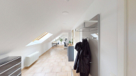 Flur - Lichtdurchflutete Dachgeschosswohnung mit Loft-Charakter