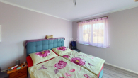 Schlafzimmer 2 - Wunderschöne 3 Raum-Eigentumswohnung mit 2 Terrassen und eigenem Grundstück! Familien willkommen!