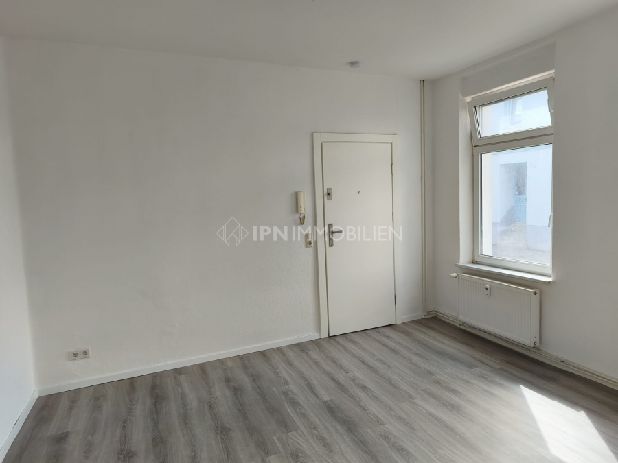 Frisch renovierte 1,5-Zimmer Wohnung mit geräumiger Küche im Erdgeschoss - Foto 5