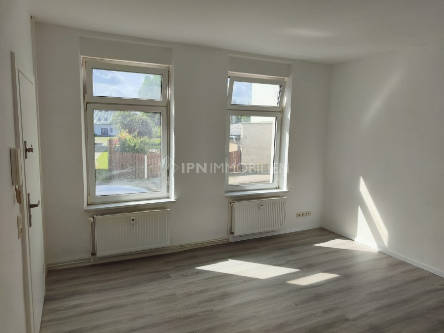 Frisch renovierte 1,5-Zimmer Wohnung mit geräumiger Küche im Erdgeschoss - Foto 1
