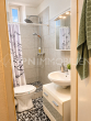 Badezimmer mit Dusche - Charmante 2-Zimmer Wohnung mit Balkon in ruhiger Lage
