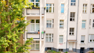 Hausansicht vom Hinterhaus - Charmante 2-Zimmer Wohnung mit Balkon in ruhiger Lage