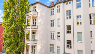 Hausansicht vom Hinterhaus - Charmante 2-Zimmer Wohnung mit Balkon in ruhiger Lage