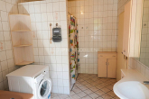 Badezimmer - Charmantes Einfamilienhaus mit Carport und Wintergarten mit viel Potenzial in Halbe