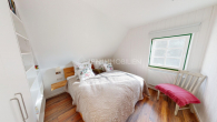 Schlafzimmer 1 - Einfach einziehen! Voll möblierte 3-Zimmer-Wohnung in idyllischer Lage