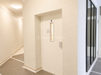 Flur mit Personenaufzug - Charmante 1-Zimmer-Wohnung mit Balkon und Tiefgaragenstellplatz nahe dem Kurfürstendamm (83)