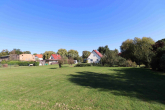 Grundstück - Provisionsfrei – Einfamilienhaus mit Ausbaumöglichkeit, Garage & Bauland!