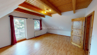 Hauptschlafzimmer mit Balkonzugang - Familien willkommen! Fachwerkhaus mit Garage auf Sonnengrundstück sucht neue glückliche Eigentümer