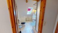 Badezimmer mit Dusche OG - Familien willkommen! Fachwerkhaus mit Garage auf Sonnengrundstück sucht neue glückliche Eigentümer